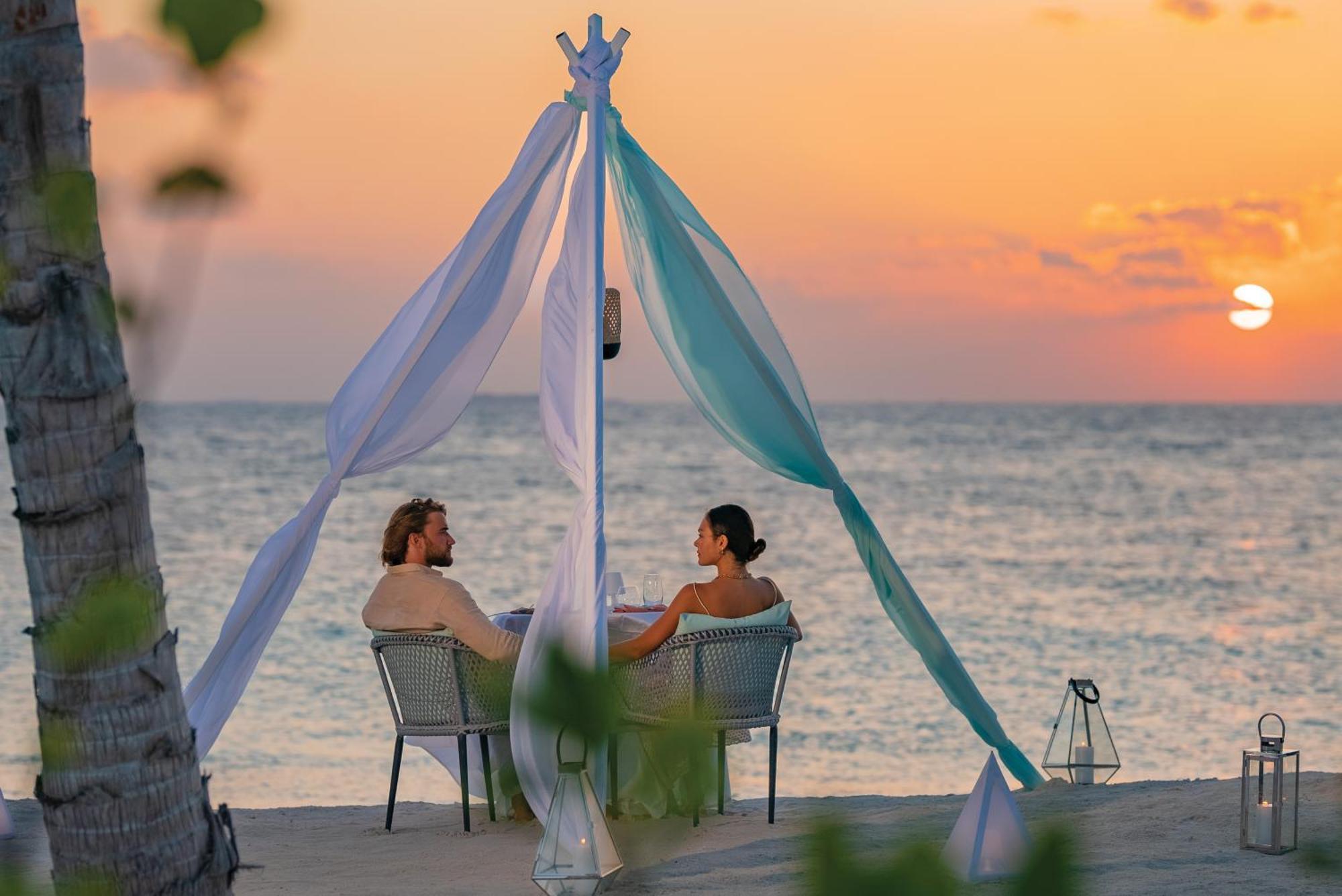Oblu Select Lobigili - Premium All-Inclusive With Free Transfers Malé Eksteriør billede